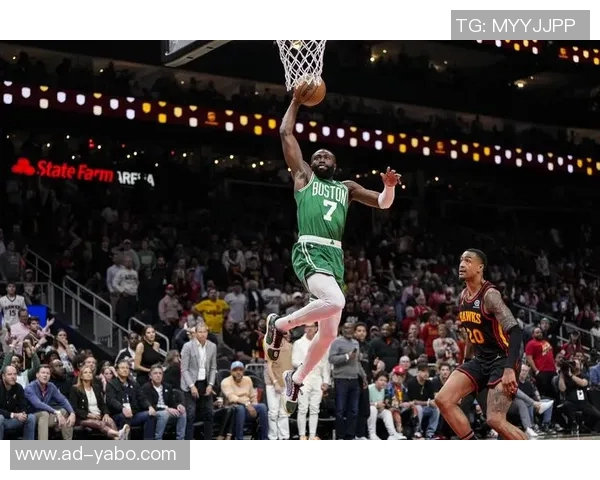 路威称赞杰伦布朗为12月最佳球员东部无人能敌的杰出表现引发关注