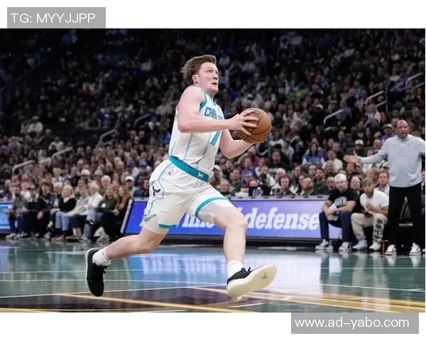 克尼佩尔半场表现出色砍下16分却因崴脚提前离场令人惋惜 克尼佩尔半场表现出色砍下16分却因崴脚提前离场令人惋惜